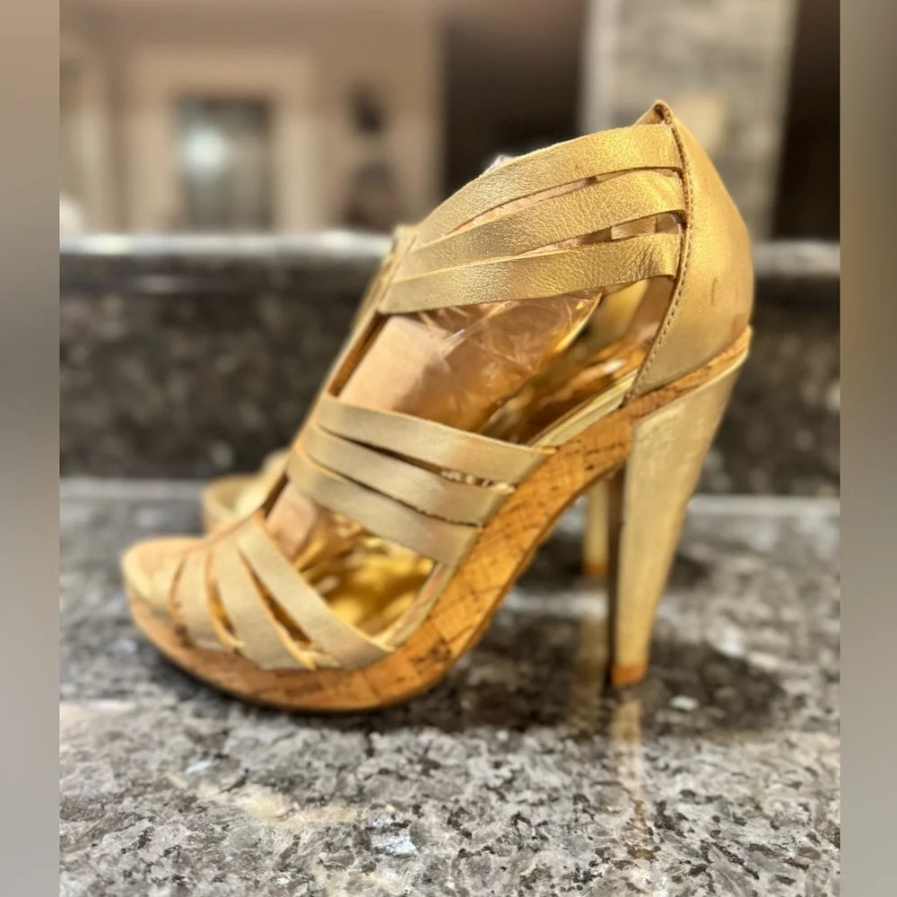 Women's MICHAEL KORS Gold Strappy 4.5